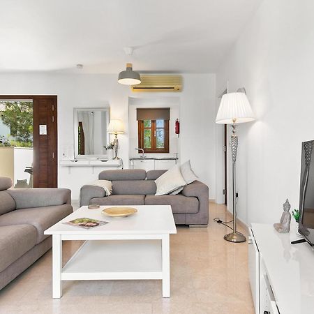 2 Bedroom Apartment Chloe With Communal Pool, Aphrodite Hills Resort Kúklia Kültér fotó