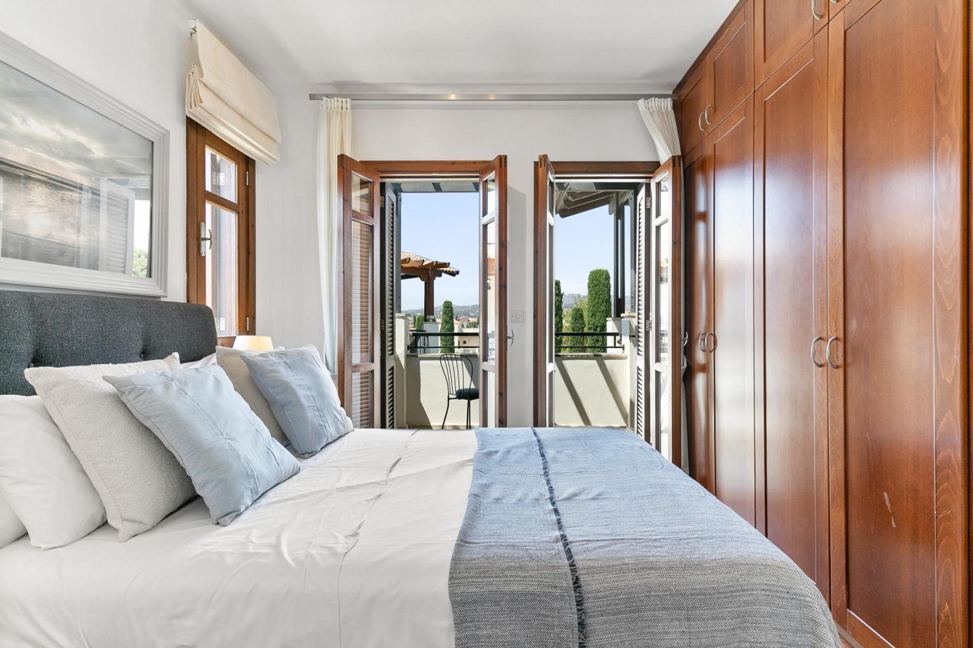 2 Bedroom Apartment Chloe With Communal Pool, Aphrodite Hills Resort Kúklia Kültér fotó