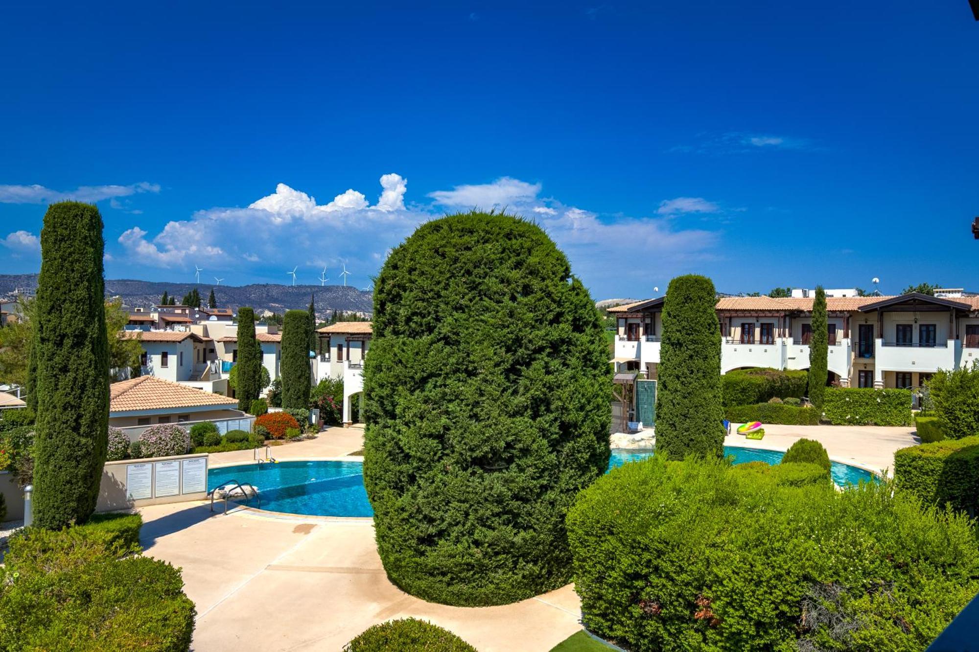 2 Bedroom Apartment Chloe With Communal Pool, Aphrodite Hills Resort Kúklia Kültér fotó