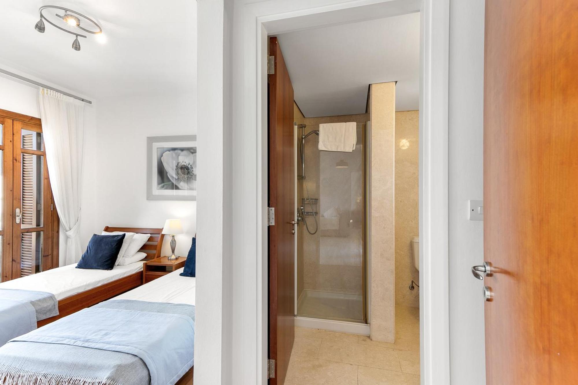 2 Bedroom Apartment Chloe With Communal Pool, Aphrodite Hills Resort Kúklia Kültér fotó