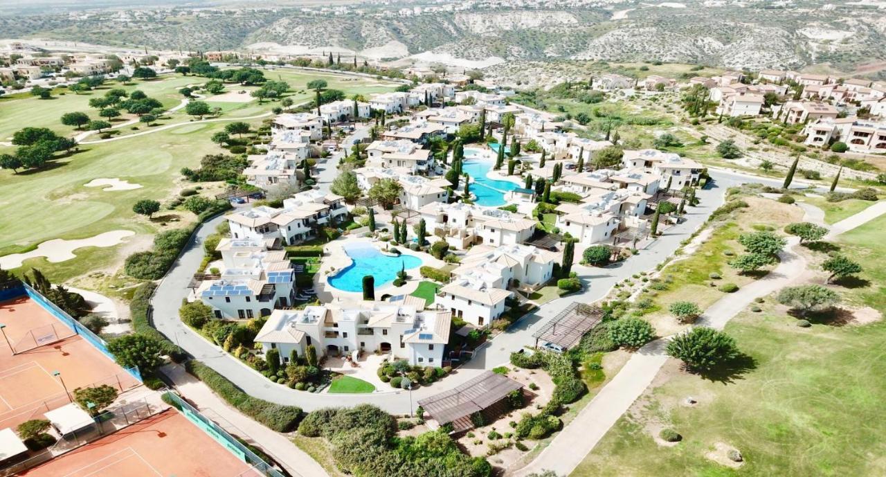 2 Bedroom Apartment Chloe With Communal Pool, Aphrodite Hills Resort Kúklia Kültér fotó